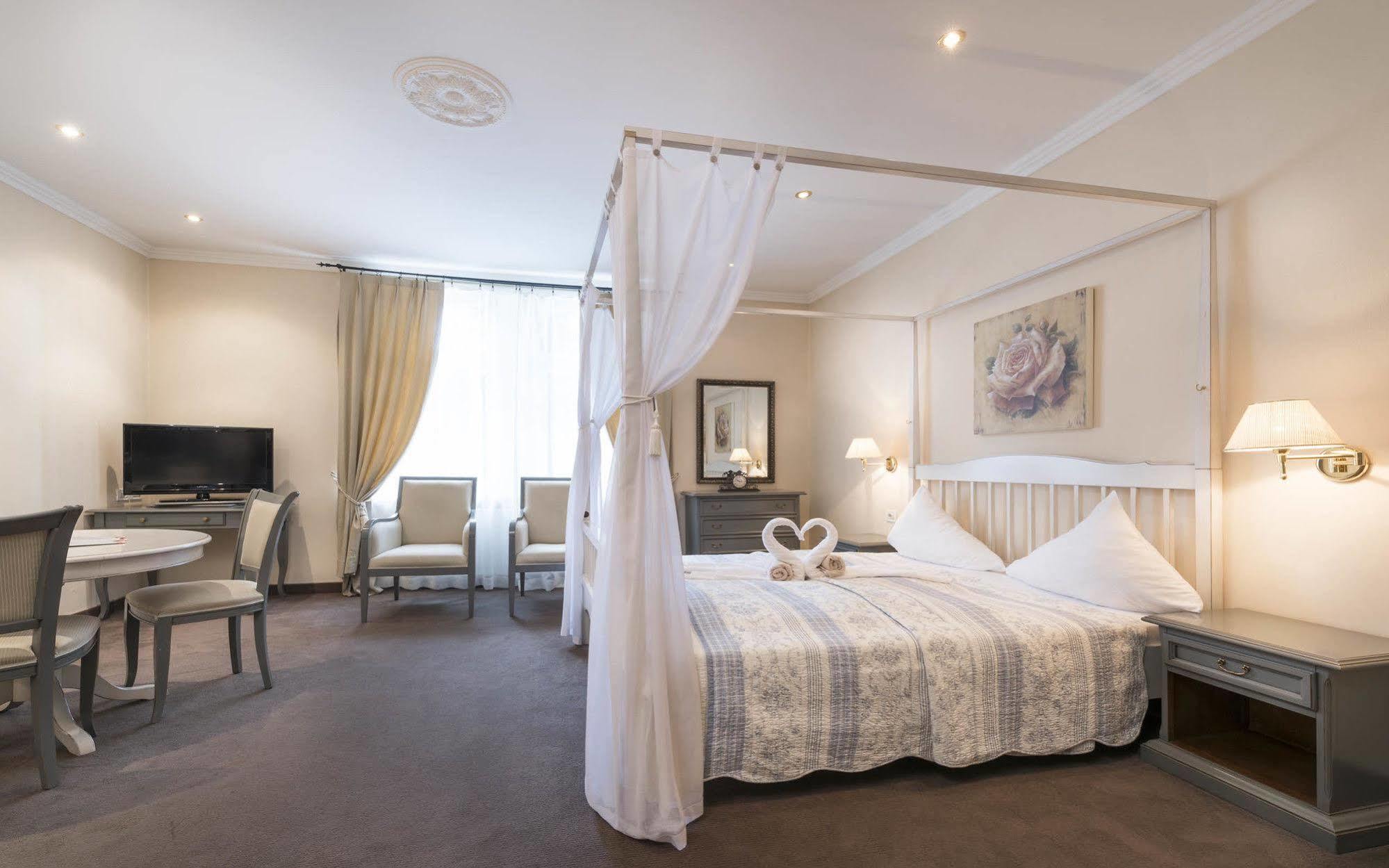 Helvetia Vintage Suites&breakfast 4*